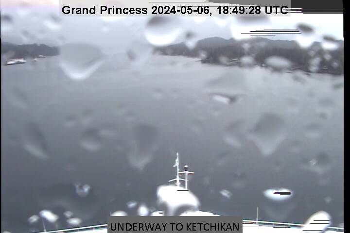 A live picture from the bridge of the Grand Princess